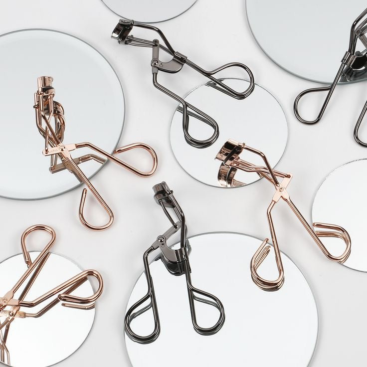 Rediscovering the Magic of the Eyelash Curler: My Journey to Better Lashes